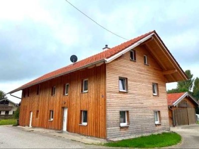 Attraktives Mehrfamilienhaus mit 3 Wohneinheiten in Kirchanschöring