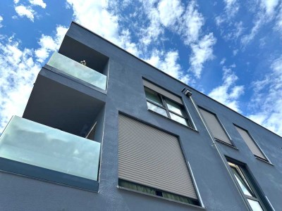 Schöne Penthouse Wohnung mit Terrasse, Fußbodenheizung, Aufzug & Tiefgaragenstellplatz
