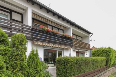 Jetzt zugreifen: Gepflegte Wohnung wie Reihenmittelhaus mit Terrasse und Garage in Innenstadtlage