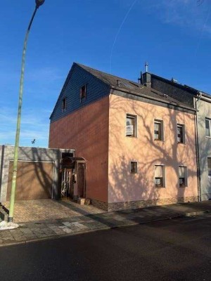 Schmuckkästchen mit tollem Garten in Düren/Lendersdorf