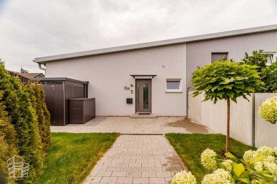 Moderner Neubau in idyllischer Lage mit effizienter Raumaufteilung und Einbauküche