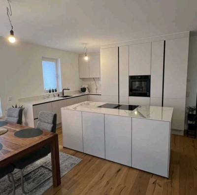 **PROVISIONSFREIE** Luxuriöse EG-Wohnung mit EIGENEM Garten!!! In Neuss- Holzheim BJ 2023