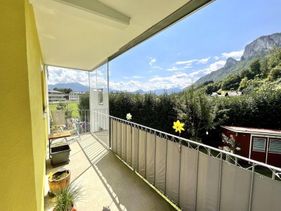Elegante 3-Zi.-Wohnung mit Terrassen-Eckbalkon, Carport + 2 KFZ-Stellplätze