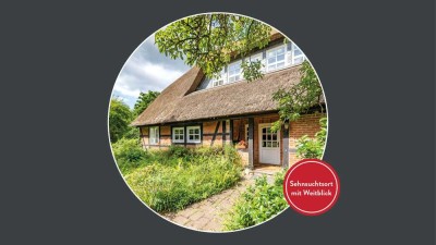 Charmantes Reetdachanwesen 
mit Geschichte und Stil in Nahrendorf