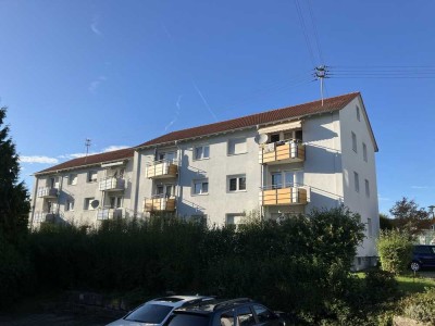 ruhige 3-Zimmer-Wohnung mit eigener Garage zu verkaufen