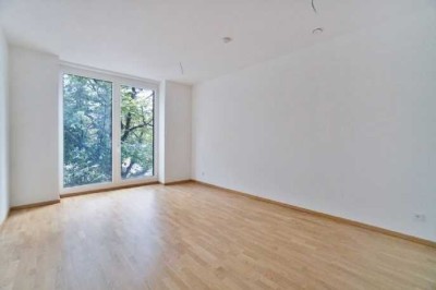 TOP-Wohnung im Zentrum von BA  (ALLES NEU + NEUE EBK + BALKON)