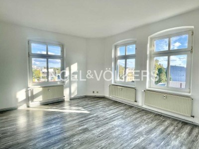 Renovierte Zwei-Raum Wohnung mit Altbaucharm