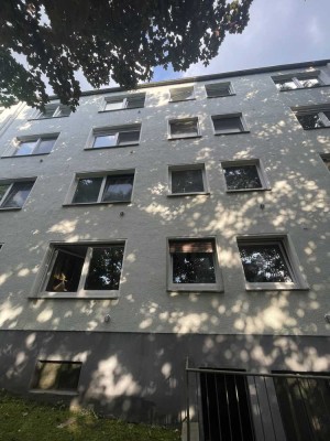 Wohnen im Zooviertel: 4 Zimmer mit Balkon und Stellplatz