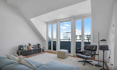 Exklusive 2-Zimmer-Penthouse-Wohnung mit luxuriöser Innenausstattung mit EBK in Berlin Kreuzberg