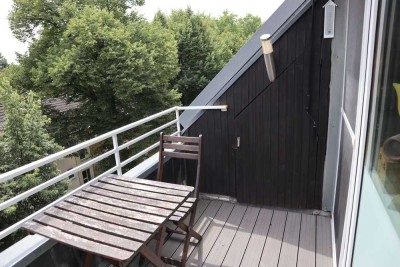 Helle 3,5-Zimmer Maisonette-Wohnung im 4. OG in Düsseldorf-Hassels
