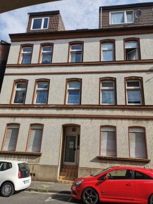 IN RENOVIERUNG: 2,5-Zimmer Wohnung im DG mit Terrasse in GE-Bismarck!