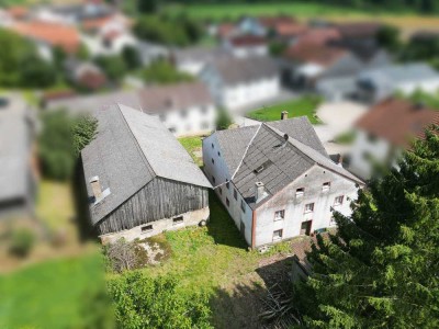 Stark renovierungsbedürftiges Bauernhaus samt Stadl