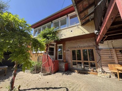 Haus mit viel Platz für die Familie+schöner Garten+Keller+2 Garagen