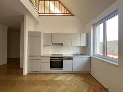 UNBEFRISTET - Ruhige und helle 6-Zimmer Maisonette-Wohnung mit Galerie, 2 Terrassen und Gartennutzung in der Burggasse