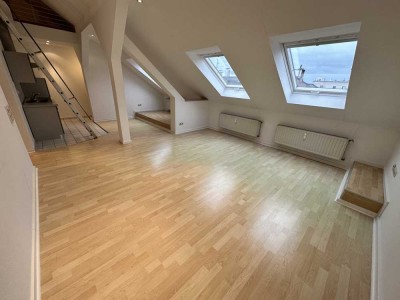 Bestes Bockenheim: Coole, stylische 1½-Zimmer-Maisonette-Wohnung mit EBK auf der Leipzigerstrasse