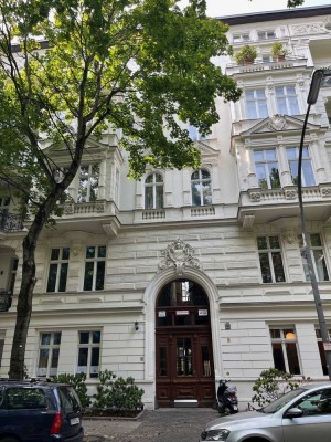 Kyffhäuser Str. 10  - 2-Zimmer Altbau - 1. OG Gartenhaus Balkon Parkett ruhige Lage   von privat