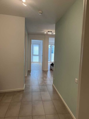 Luxuriöse 3-Zimmer Wohnung mit Garten und Garage in Göttingen