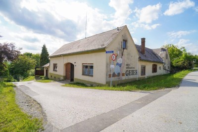 Ehemaliges Bauernhaus in traumhafter, erhöhter Südwesthanglage auf rund 1,8 ha Grund