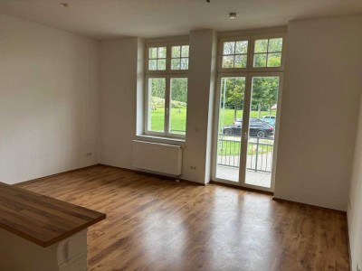 Balkon, Einbauküche & Luxusbad - Top geschnittene 1-Zimmer-Wohnung in Stadtfeld-West