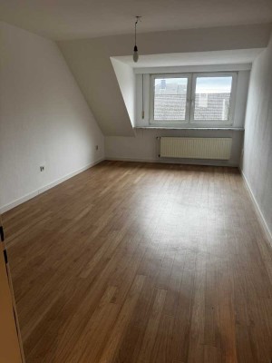 Charmante Dachgeschosswohnung in schöner Lage von Dortmund-Homburch