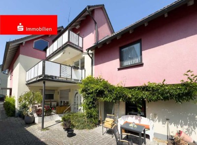Großzügige Maisonettewohnung mit 5 Zimmern, 2 Küchen und 2 Balkonen – Wohnen mit Hauscharakter