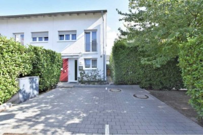 Modernes Reiheneckhaus mit 4 Zimmern in Schwalbach am Taunus