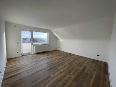 Erstbezug: Neuwertige 3-Zimmerwohnung mit Balkon