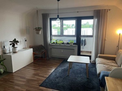 Stilvolle, gepflegte 1,5-Raum-DG-Wohnung mit EBK in Mainz