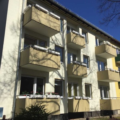 Stilvolle, sanierte 2-Zimmer-Hochparterre-Wohnung mit Balkon in Berlin Lankwitz (Steglitz)