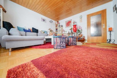 Stilvolle, sanierte 2,5-Raum-Wohnung mit EBK in Römerstein