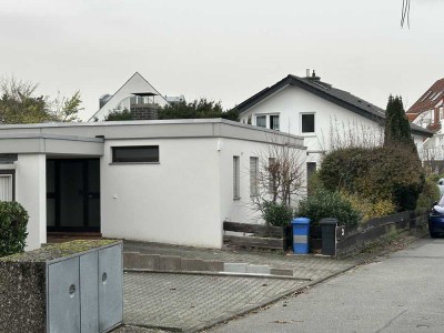 Freistehendes Einfamilienhaus (Bungalow) mit Garage in Seeheim-Jugenheim