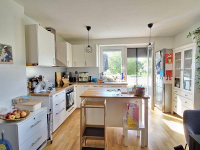 4 Zimmer Obergeschoßwohnung mit großem Balkon in ruhiger Siedlungslage Nähe Sportplatz zu mieten