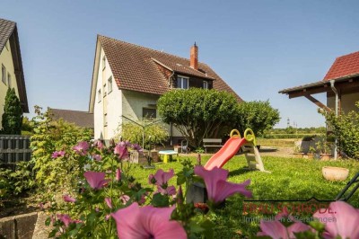 Großzügige Eigentumswohnung über 2 Etagen
mit Gartennutzung
in Beuren an der Aach – OT-Singen