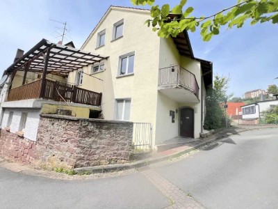 Attraktives Mehrfamilienhaus mit 9 Wohneinheiten und Lagerflächen im Herzen von Werbach-Gamburg
