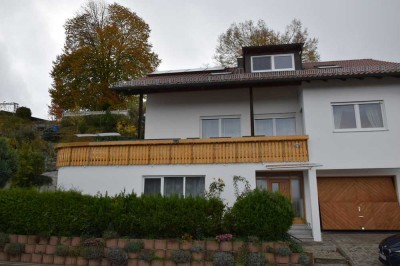 Großes Einfamilienhaus mit schöner Aussicht und potenziellem zweiten Bauplatz