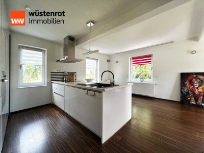 Zuhause - nur besser. 6 Zimmer auf 159 m².
Im TOP-Zustand. Mit Traum-Garten. Plus Einliegerwohnung.
