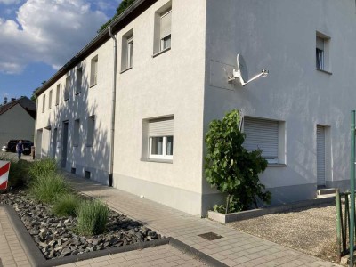 Schöne 4-Zimmer-Wohnung mit Loggia + kleinem Garten in Kirn