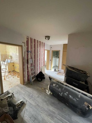 Erstbezug nach Sanierung mit Balkon: freundliche 3-Zimmer-Wohnung in Köln. WG Geeignet