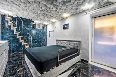 Stilvolles Wohnen: Neuwertiges Einfamilienhaus in Billigheim-Sulzbach