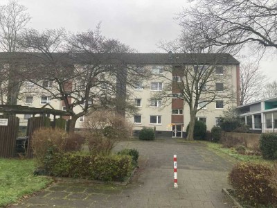 4-Zimmer-Hochparterre-Wohnung mit Balkon in Bremen