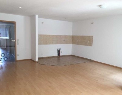 Schloßchemnitz * 2 Zimmer mit Wohnküche * Frei