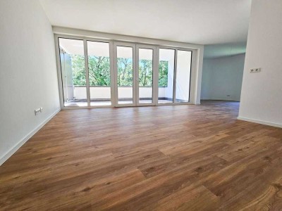 ERSTBEZUG: Großzügige 2-Zimmer-Neubauwohnung mit neuer Einbauküche und sonnigem Balkon