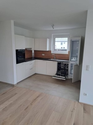 ruhige 3 Zimmer Erstbezugswohnung