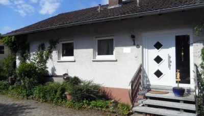 -- Charmantes Einfamilienhaus mit Garage und Garten in Schweppenhausen gesucht?--