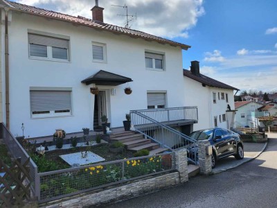 Neuwertiges Reihenmittelhaus mit 4,5 Zimmern in Wurmannsquick