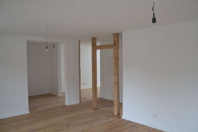 Moderne 2-Zimmer-Wohnung mit Einbauküche, Balkon und Stellplatz in Sasbachwalden