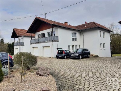 Wunderschöne und helle 95m2 Wohnung mit 2 Balkonen und KFZ Stellplatz in Eiweiler