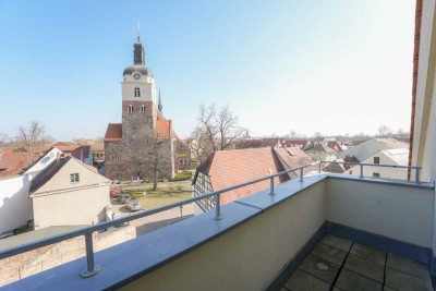 Lichtdurchflutete Dachgeschosswohnung mit Balkon