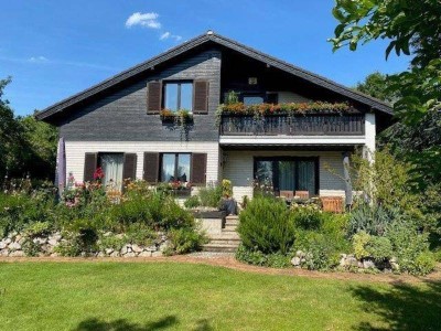 Traumhaftes Ein- oder Zweifamilienlandhaus in herrlicher Natur!
