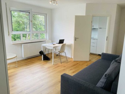 Exklusive 1,5-Raum-Wohnung mit gehobener Innenausstattung mit Einbauküche in Stahnsdorf